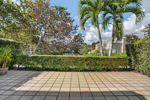 Купить таунхаус в Майами, Флорида 2 спальни, 135.27м2, № 1998527 - фото 29