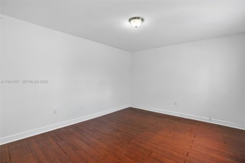 Купить таунхаус в Майами, Флорида 2 спальни, 135.27м2, № 1998527 - фото 25