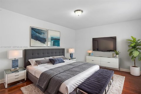 Купить таунхаус в Майами, Флорида 2 спальни, 135.27м2, № 1998527 - фото 26