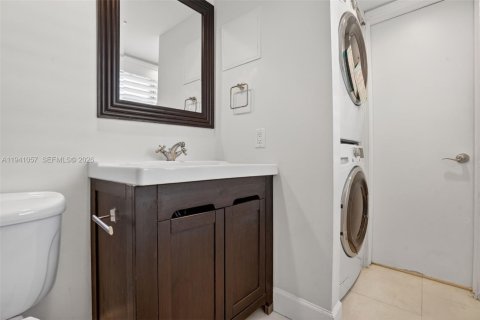 Купить таунхаус в Майами, Флорида 2 спальни, 135.27м2, № 1998527 - фото 17