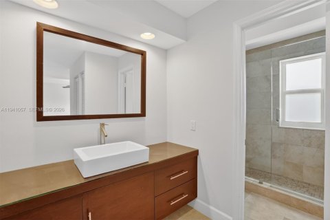 Купить таунхаус в Майами, Флорида 2 спальни, 135.27м2, № 1998527 - фото 23