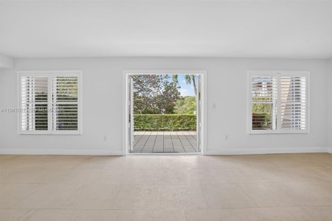 Купить таунхаус в Майами, Флорида 2 спальни, 135.27м2, № 1998527 - фото 9