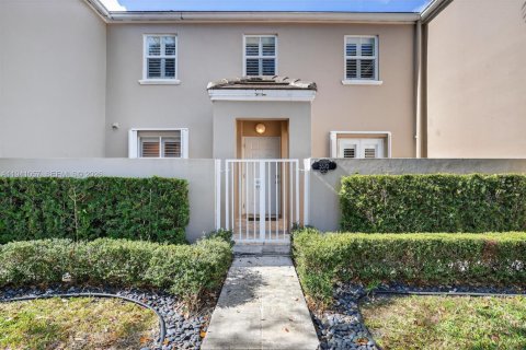 Купить таунхаус в Майами, Флорида 2 спальни, 135.27м2, № 1998527 - фото 2