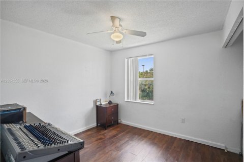 Villa ou maison à vendre à Sunrise, Floride: 4 chambres, 145.67 m2 № 2084940 - photo 18