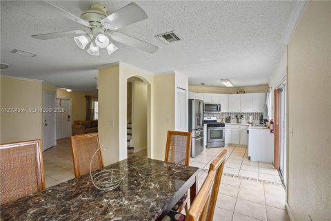 Villa ou maison à vendre à Sunrise, Floride: 4 chambres, 145.67 m2 № 2084940 - photo 11
