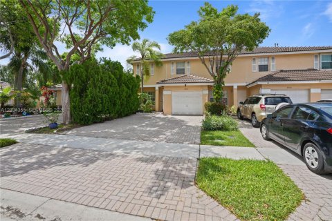 Villa ou maison à vendre à Sunrise, Floride: 4 chambres, 145.67 m2 № 2084940 - photo 4