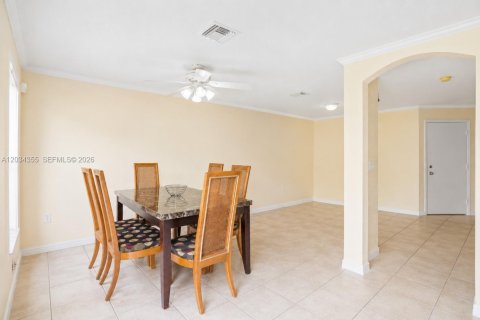Villa ou maison à vendre à Sunrise, Floride: 4 chambres, 145.67 m2 № 2084940 - photo 10