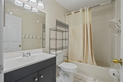 Villa ou maison à vendre à Sunrise, Floride: 4 chambres, 145.67 m2 № 2084940 - photo 26