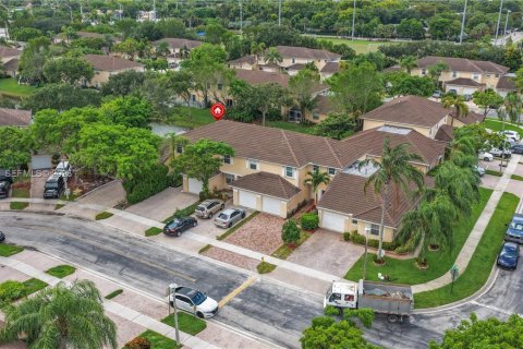 Villa ou maison à vendre à Sunrise, Floride: 4 chambres, 145.67 m2 № 2084940 - photo 2