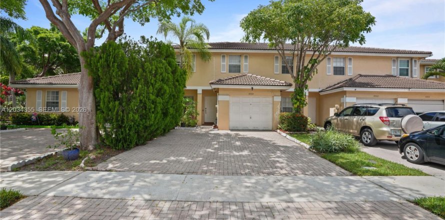 Villa ou maison à Sunrise, Floride 4 chambres, 145.67 m2 № 2084940