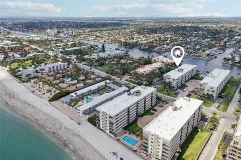 Condo in Hillsboro Beach, Florida, 2 bedrooms  № 1731338 - photo 1