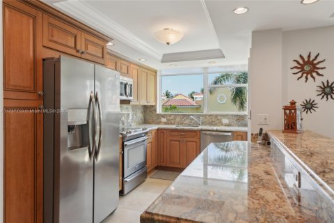 Condo in Hillsboro Beach, Florida, 2 bedrooms  № 1731338 - photo 9