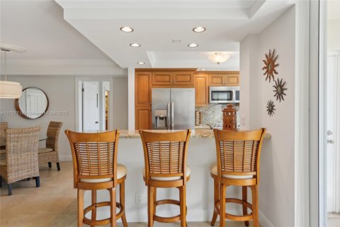 Condo in Hillsboro Beach, Florida, 2 bedrooms  № 1731338 - photo 13