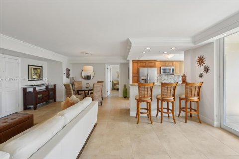 Condo in Hillsboro Beach, Florida, 2 bedrooms  № 1731338 - photo 5