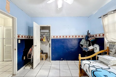 House in Opa-locka, Florida 4 bedrooms, 158.96 sq.m. № 1976787 - photo 22