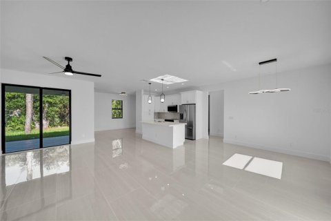 Villa ou maison à louer à Port Charlotte, Floride: 3 chambres, 153.85 m2 № 2157075 - photo 5