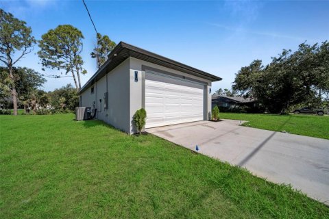 Villa ou maison à louer à Port Charlotte, Floride: 3 chambres, 153.85 m2 № 2157075 - photo 2