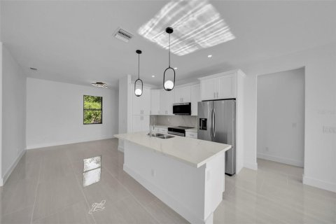 Villa ou maison à louer à Port Charlotte, Floride: 3 chambres, 153.85 m2 № 2157075 - photo 6