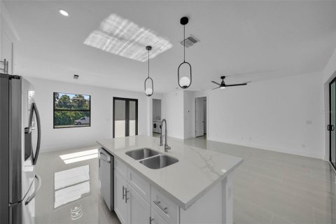 Villa ou maison à louer à Port Charlotte, Floride: 3 chambres, 153.85 m2 № 2157075 - photo 11