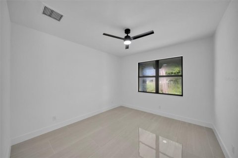 Villa ou maison à louer à Port Charlotte, Floride: 3 chambres, 153.85 m2 № 2157075 - photo 12