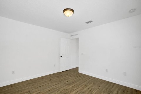 House in Haines City, Florida 3 bedrooms, 153.66 sq.m. № 2223598 - photo 30