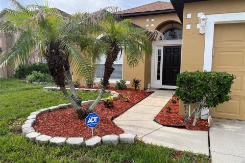 House in Haines City, Florida 3 bedrooms, 153.66 sq.m. № 2223598 - photo 4