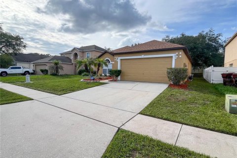 House in Haines City, Florida 3 bedrooms, 153.66 sq.m. № 2223598 - photo 3