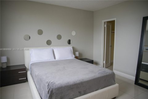 Copropriété à vendre à Hollywood, Floride: 1 chambre, 106.47 m2 № 2153889 - photo 16