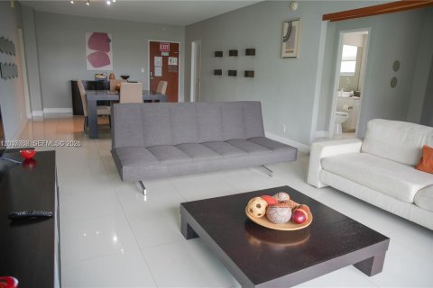 Copropriété à vendre à Hollywood, Floride: 1 chambre, 106.47 m2 № 2153889 - photo 6