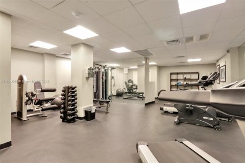 Condo in Miami, Florida, 1 bedroom  № 1785861 - photo 11