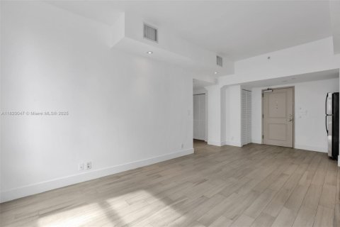 Condo in Miami, Florida, 1 bedroom  № 1785861 - photo 8