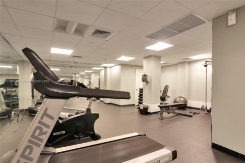 Condo in Miami, Florida, 1 bedroom  № 1785861 - photo 14
