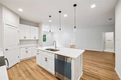 Villa ou maison à vendre à DeLand, Floride: 3 chambres, 154.68 m2 № 2093114 - photo 4