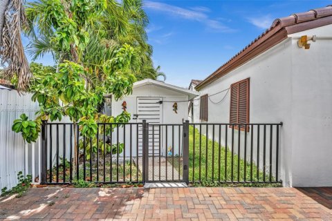 Casa en venta en North Miami Beach, Florida, 4 dormitorios, 126.16 m2 № 1874846 - foto 9