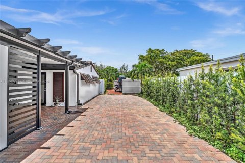Casa en venta en North Miami Beach, Florida, 4 dormitorios, 126.16 m2 № 1874846 - foto 3