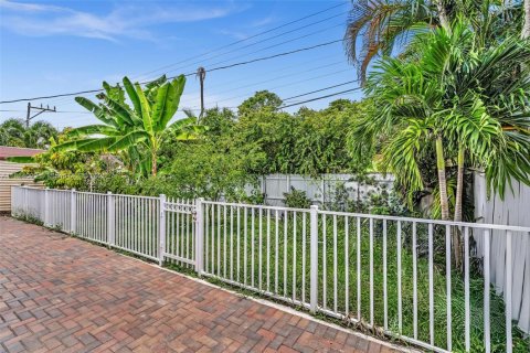 Casa en venta en North Miami Beach, Florida, 4 dormitorios, 126.16 m2 № 1874846 - foto 8