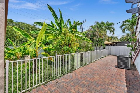 Casa en venta en North Miami Beach, Florida, 4 dormitorios, 126.16 m2 № 1874846 - foto 6
