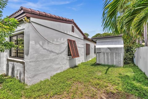Casa en venta en North Miami Beach, Florida, 4 dormitorios, 126.16 m2 № 1874846 - foto 11