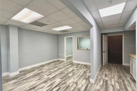 Propiedad comercial en venta en Orlando, Florida, 161.74 m2 № 2211289 - foto 7