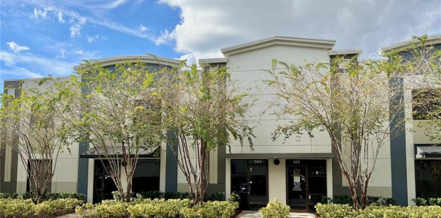 Propiedad comercial en Orlando, Florida 161.74 m2 № 2211289