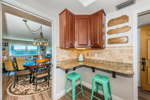 Copropriété à vendre à Saint Petersburg, Floride: 2 chambres, 96.62 m2 № 2404928 - photo 11