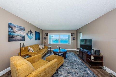 Copropriété à vendre à Saint Petersburg, Floride: 2 chambres, 96.62 m2 № 2404928 - photo 3
