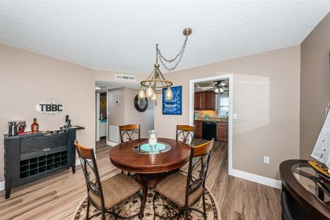 Copropriété à vendre à Saint Petersburg, Floride: 2 chambres, 96.62 m2 № 2404928 - photo 13