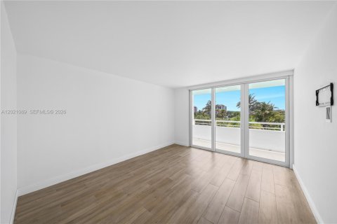 Copropriété à louer à Miami Beach, Floride: 2 chambres, 118.82 m2 № 2168229 - photo 21