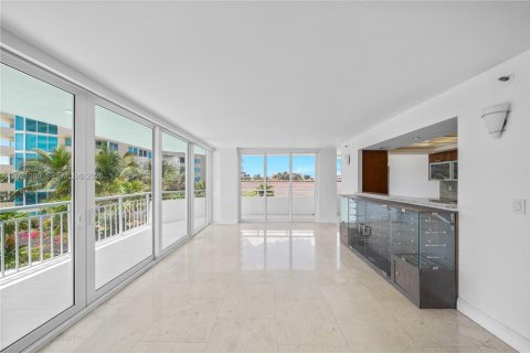 Copropriété à louer à Miami Beach, Floride: 2 chambres, 118.82 m2 № 2168229 - photo 5