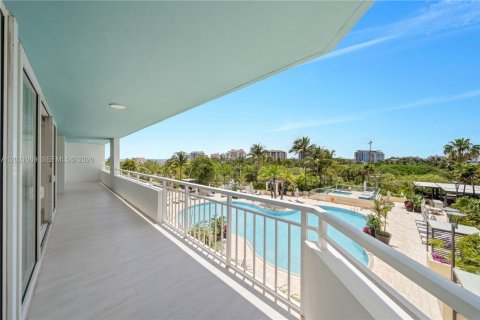 Copropriété à louer à Miami Beach, Floride: 2 chambres, 118.82 m2 № 2168229 - photo 11