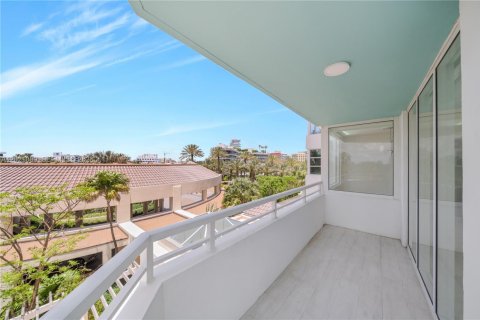 Copropriété à louer à Miami Beach, Floride: 2 chambres, 118.82 m2 № 2168229 - photo 17