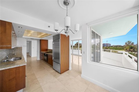 Copropriété à louer à Miami Beach, Floride: 2 chambres, 118.82 m2 № 2168229 - photo 14