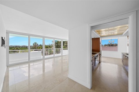 Copropriété à louer à Miami Beach, Floride: 2 chambres, 118.82 m2 № 2168229 - photo 10