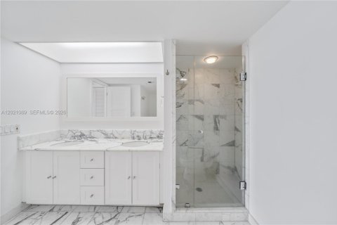 Copropriété à louer à Miami Beach, Floride: 2 chambres, 118.82 m2 № 2168229 - photo 26